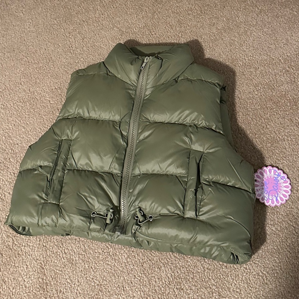NWT! Love Daisy Puffer Vest- Green
